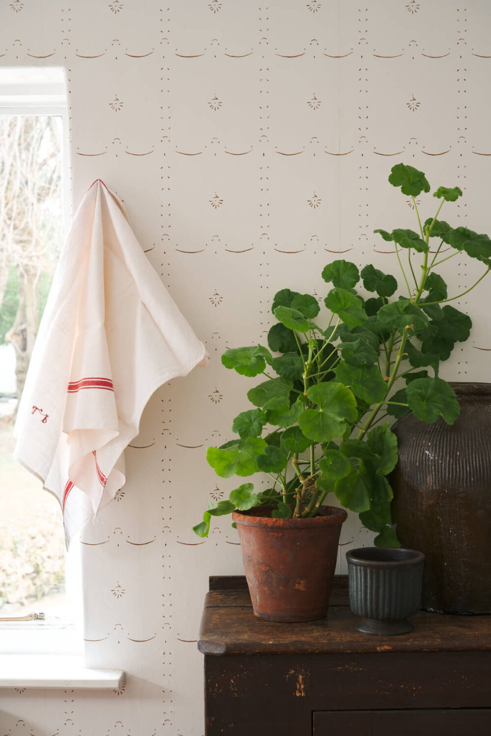 14.GrandDitsyDelft Sepia deVOL LOW RES deVOL's Ditsy Delft Wallpaper: A Subtle Pattern Inspired by a Historic Design