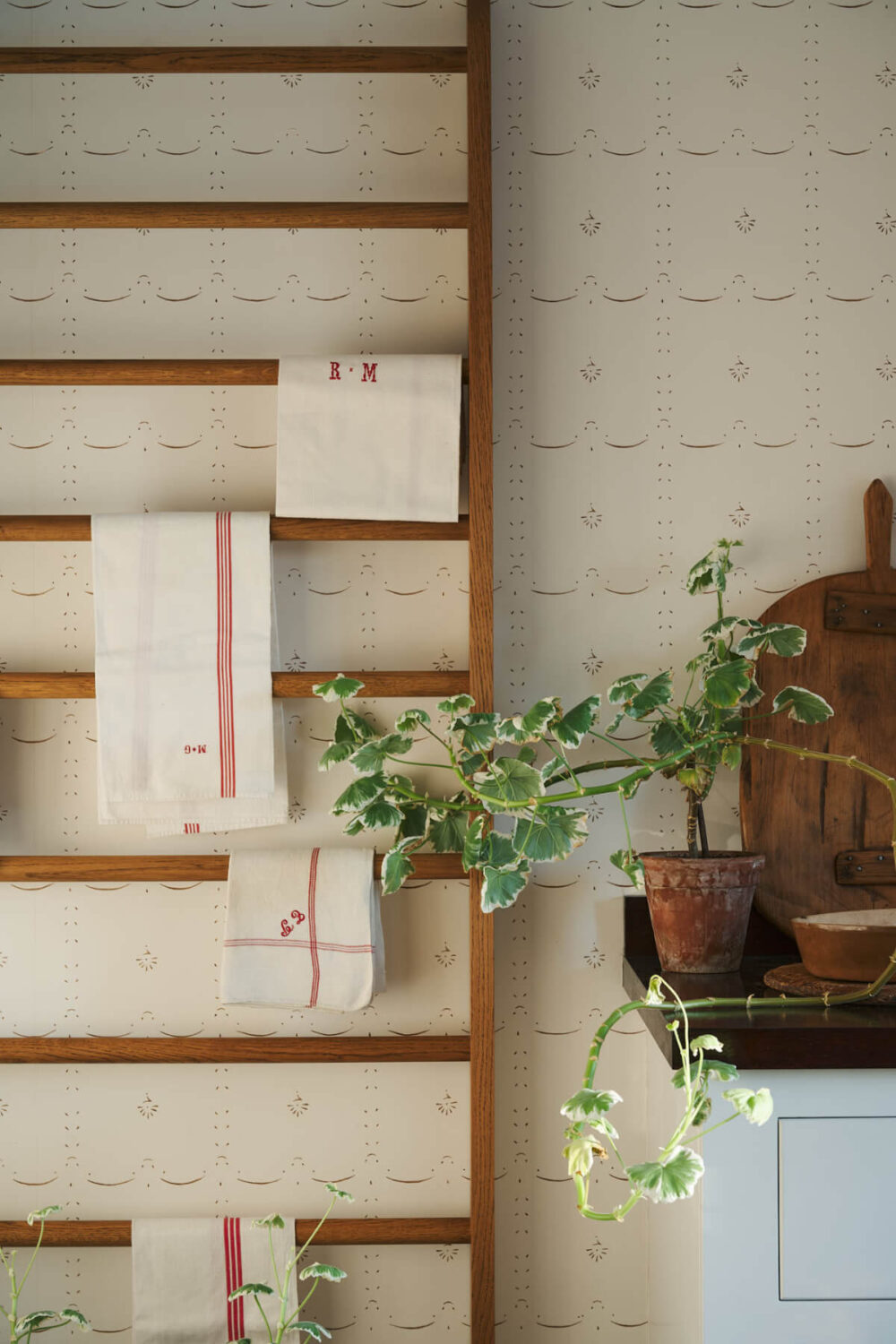 4.GrandDitsyDelft Sepia deVOL LOW RES deVOL's Ditsy Delft Wallpaper: A Subtle Pattern Inspired by a Historic Design