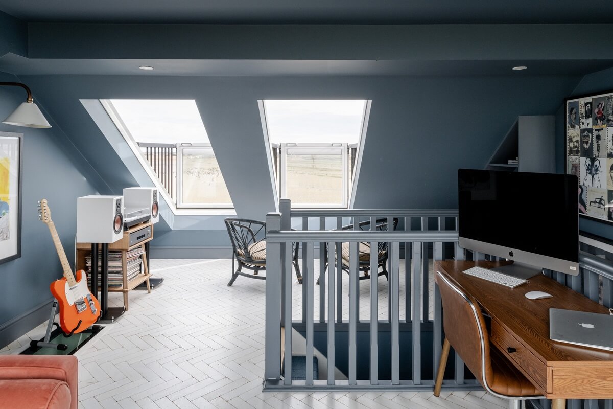 a0OP6000004fnldMAA N61 webres A Renovated Former Coastguard Cottage with Nautical Touches