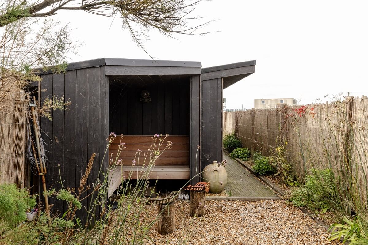 a0OP6000004fnldMAA N73 webres A Renovated Former Coastguard Cottage with Nautical Touches