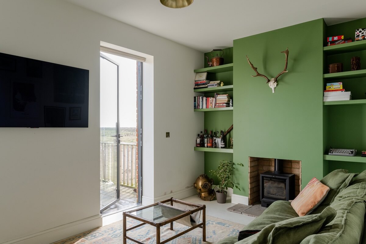 a0OP6000004fnldMAA N8 webres A Renovated Former Coastguard Cottage with Nautical Touches