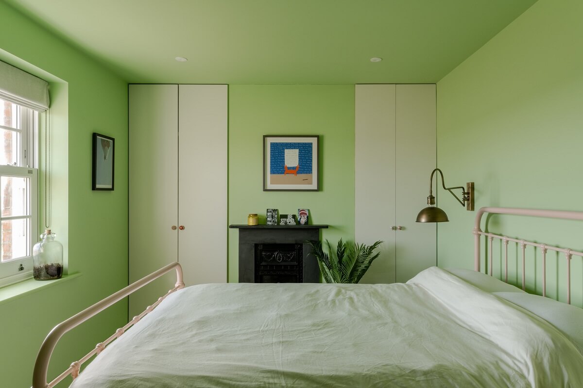 a0OP6000004fnldMAA N90 webres A Renovated Former Coastguard Cottage with Nautical Touches
