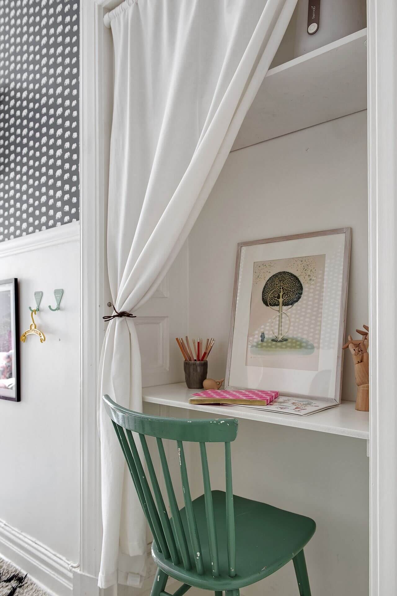 AScandinavianApartAScandinavianApartmentDecoratedwithBrightPopsofColor TheNordroom17 A Scandinavian Apartment Decorated with Bright Pops of Color