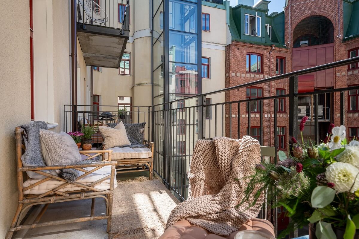 balcony