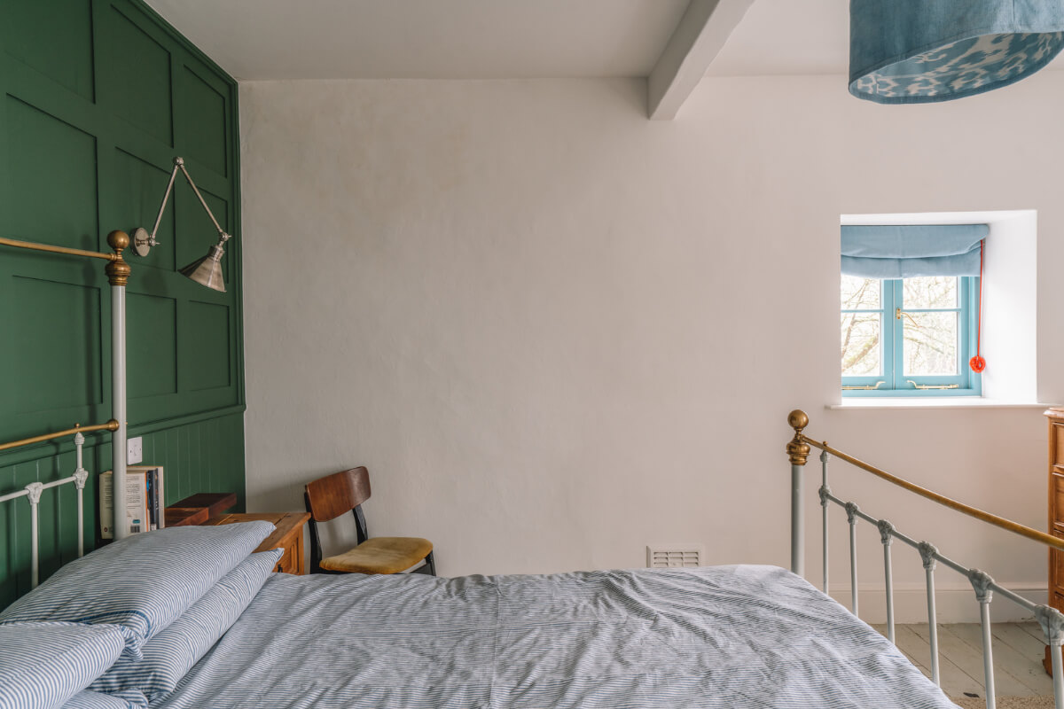 bedroom green feature wall