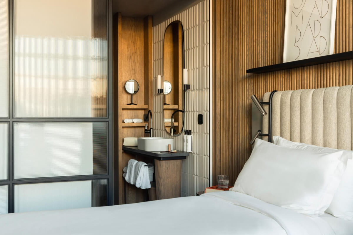 bedroom with bathroom hotel dame des arts latin quarter paris nordroom