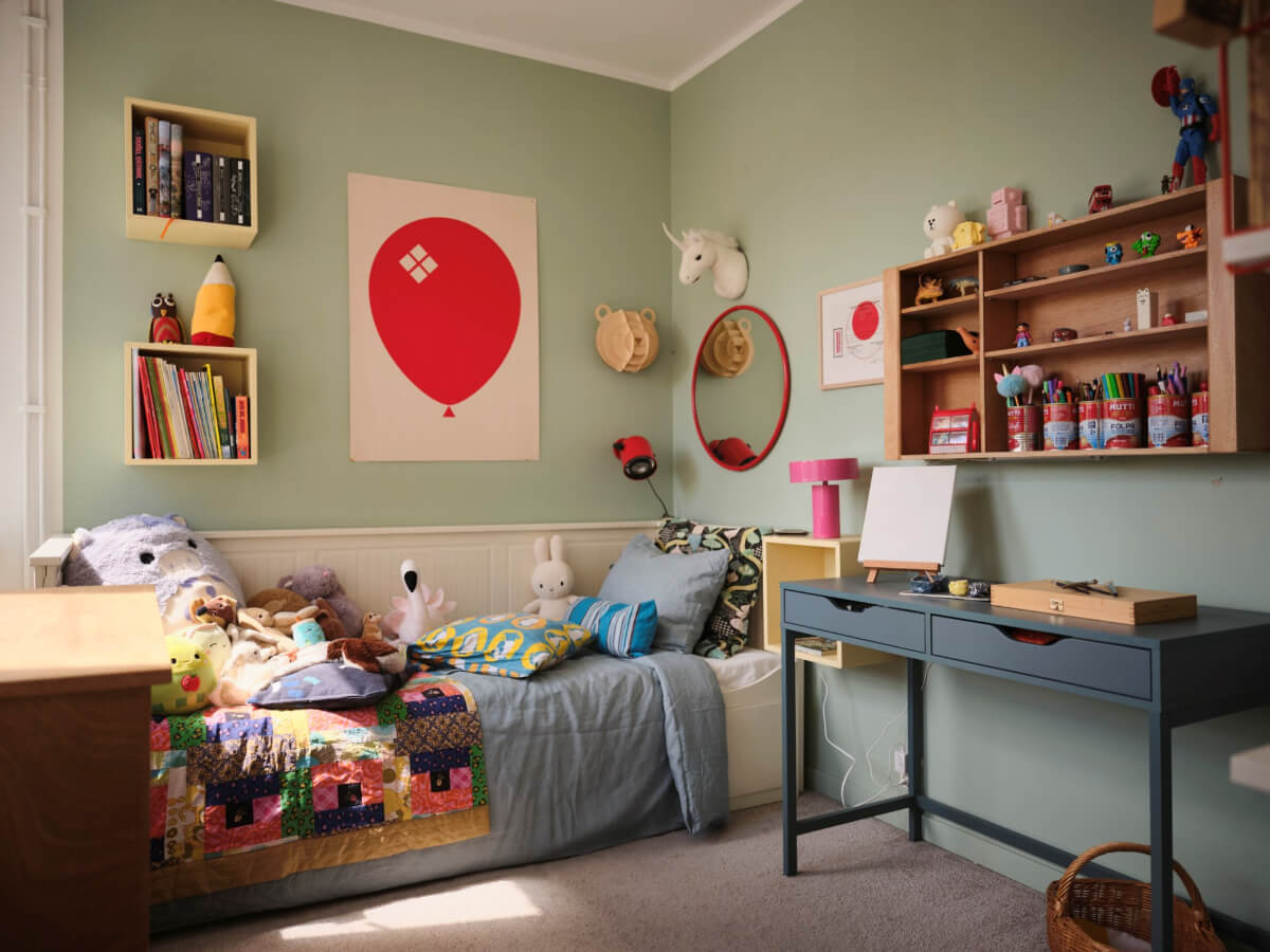childrens room green walls