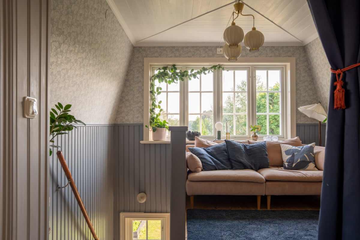 cozy sitting room