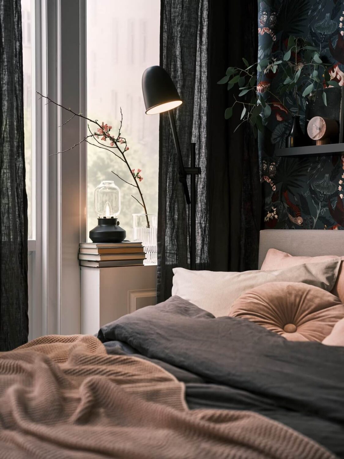 dark green rose wallpaper pink bedding bedroom nordroom