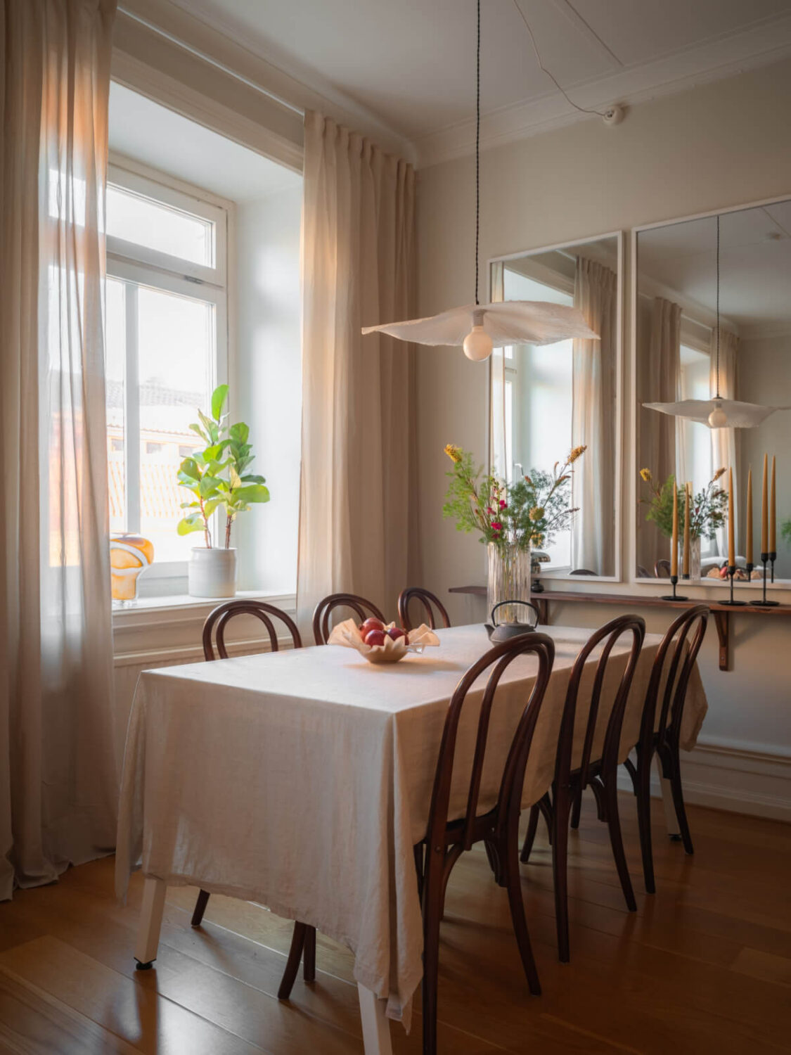 dining table shelf two mirrors