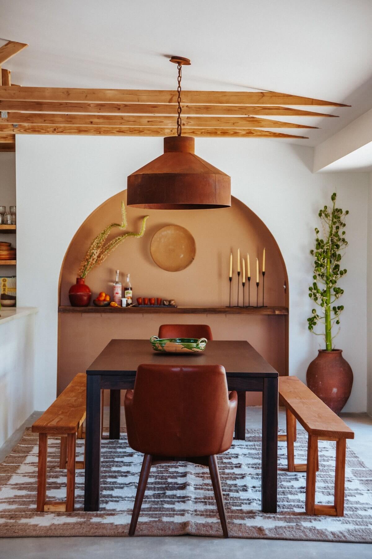 dning-room-painted-arched-niche-exposed-wooden-beams-airbnb-nordroom