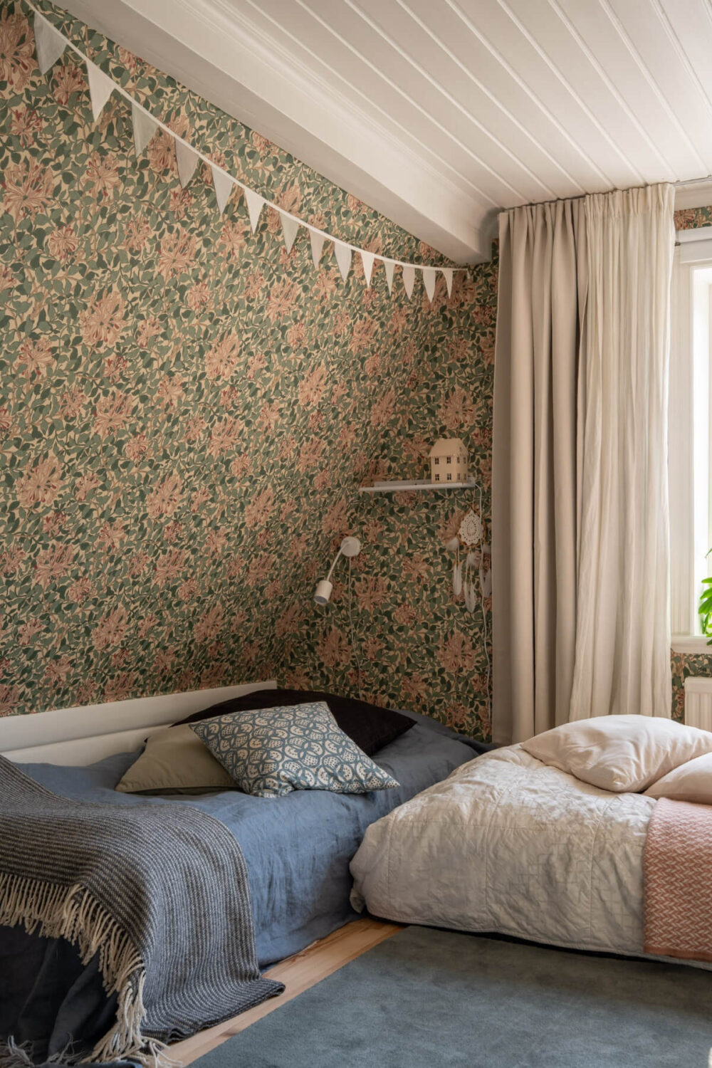 double beds kids room wallpaper