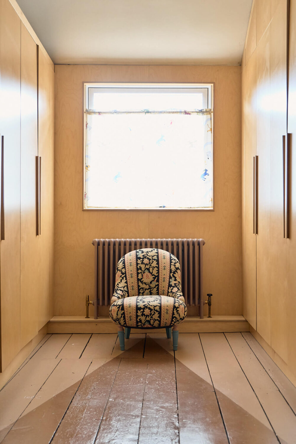 dressing room painted wooden floorboards