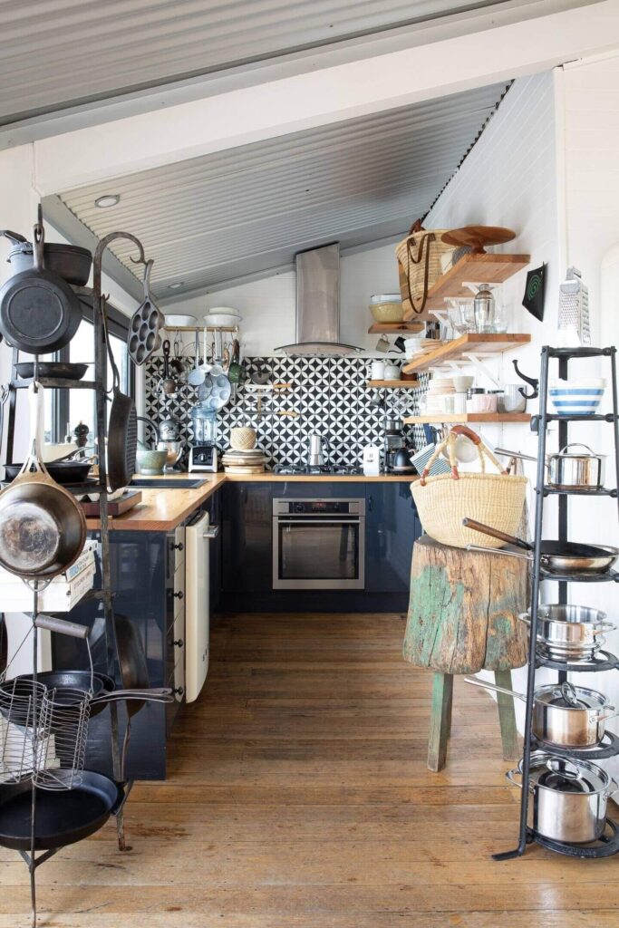 driftwood-cabin-sarah-glover-holiday-cottages-tasmania-nordroom
