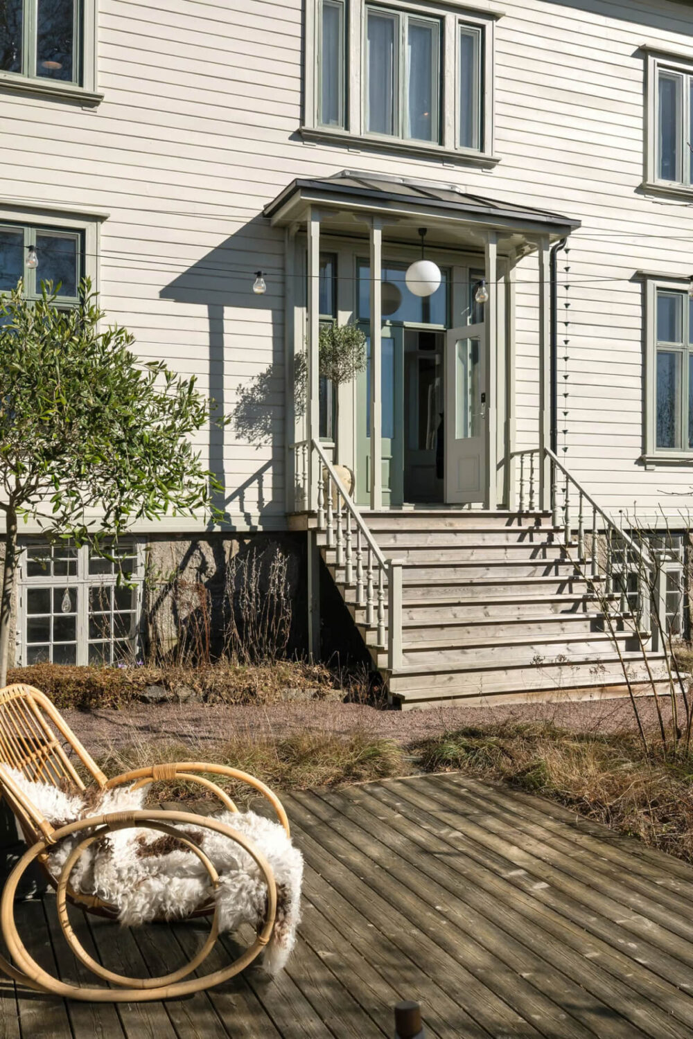 front door stairs