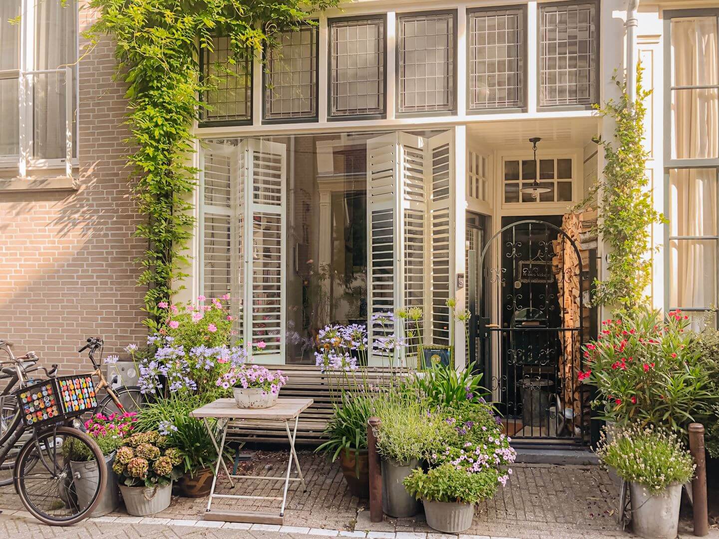 front facade amsterdam townhouse A Charming Amsterdam Townhouse with a Cozy Roof Terrace