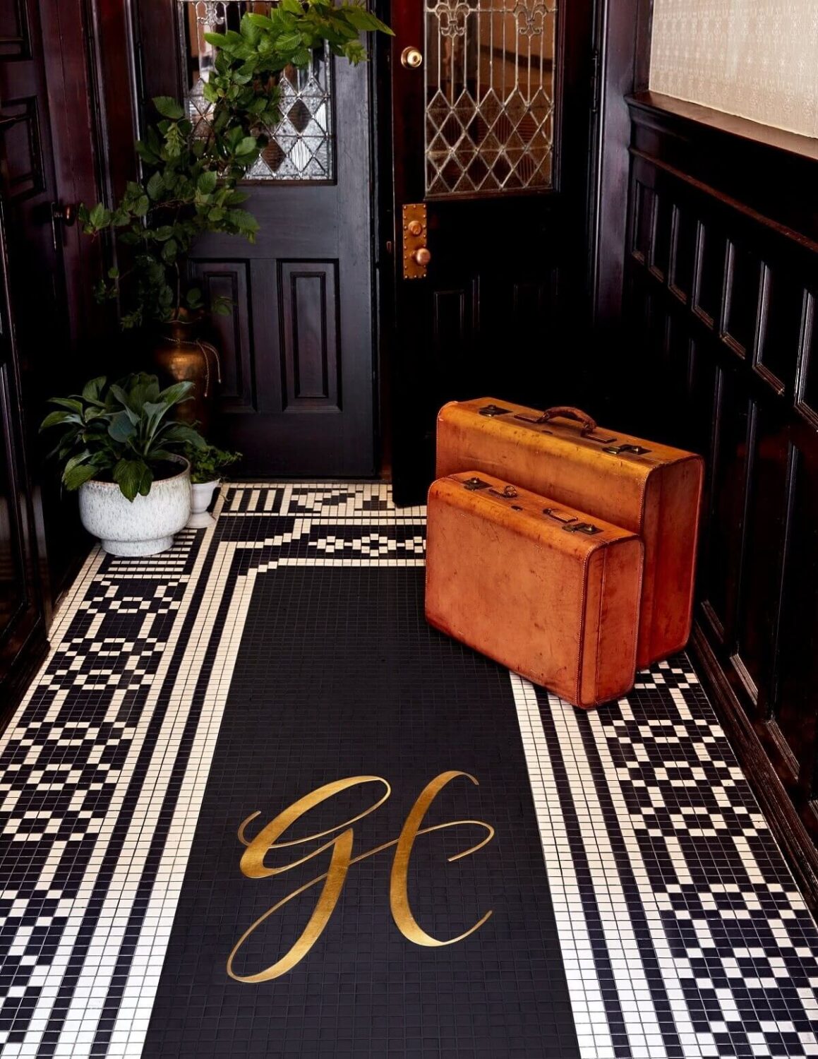 gild-house-hotel-entry-nordroom