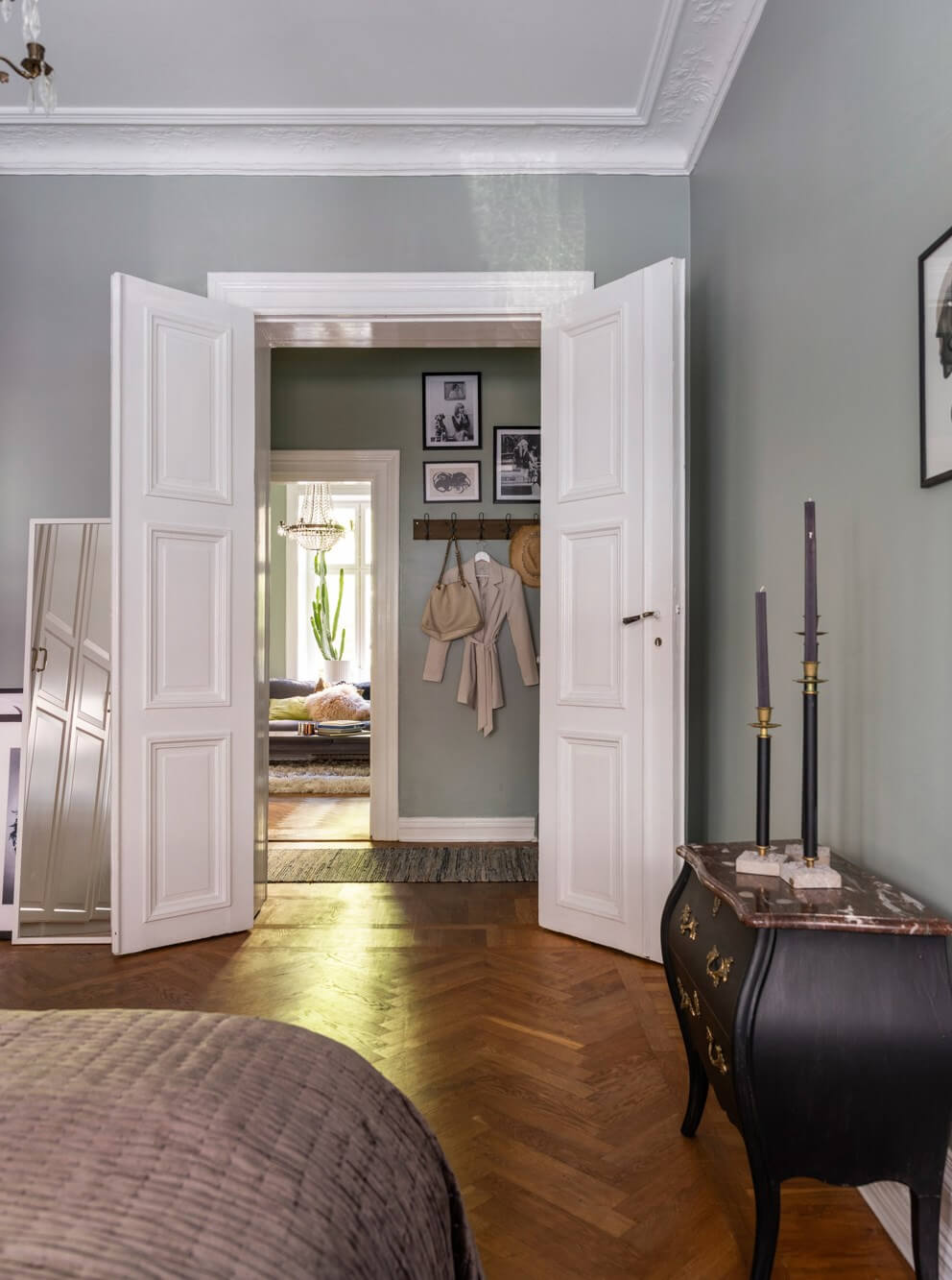 gray bedroom stucco parquet floor