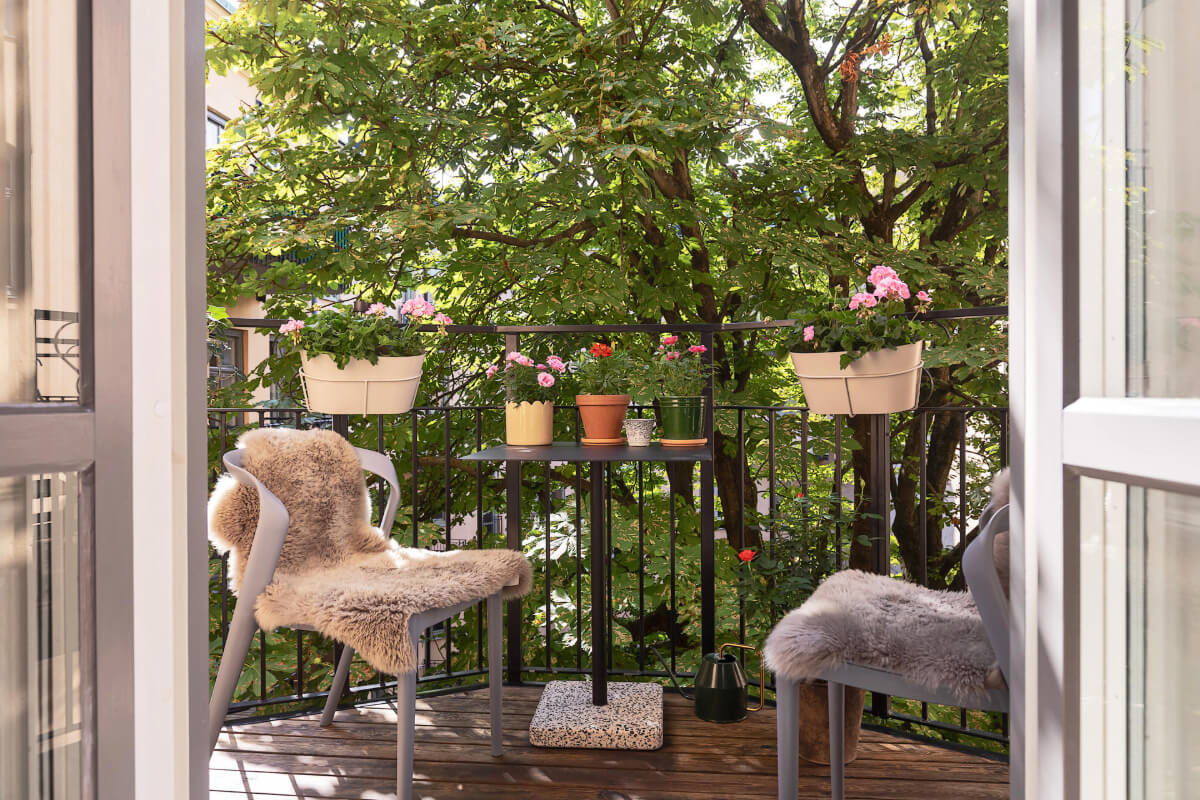 green balcony