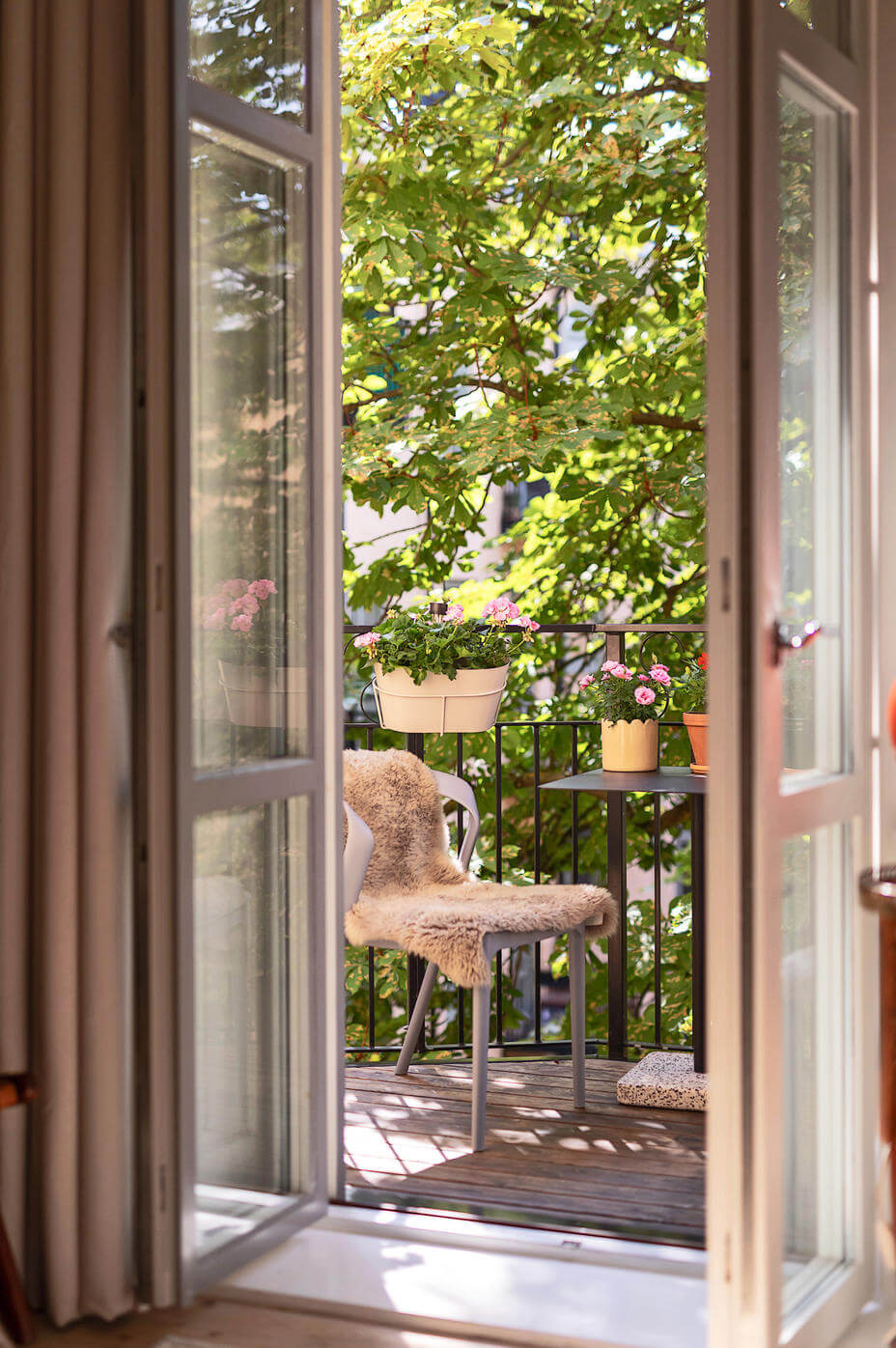 green courtyard balcony nordroom