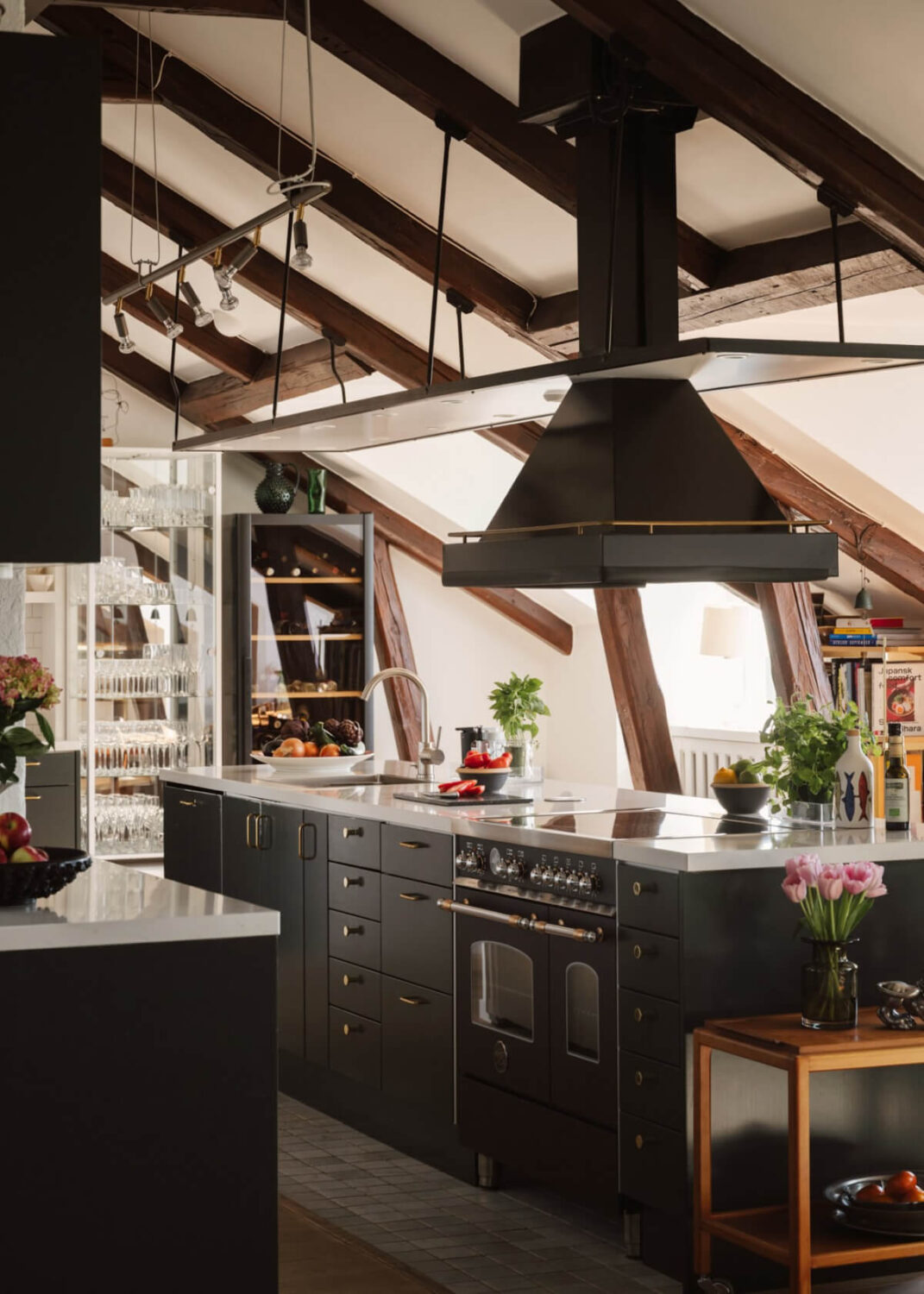 green kitchen penthouse