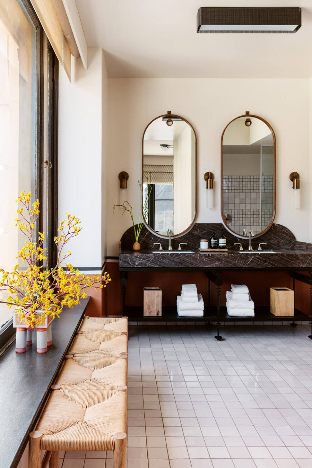 guestroom-bathroom-downtown-los-angeles-proper-hotel-nordoom