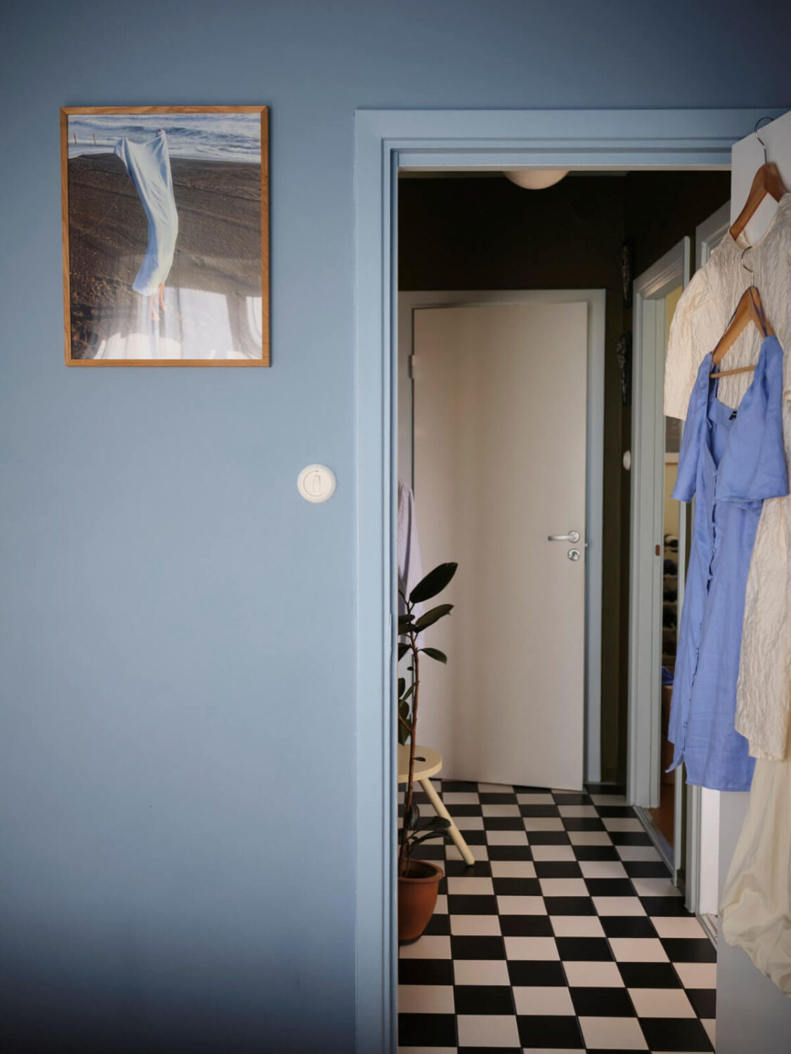 hall checkerboard floor