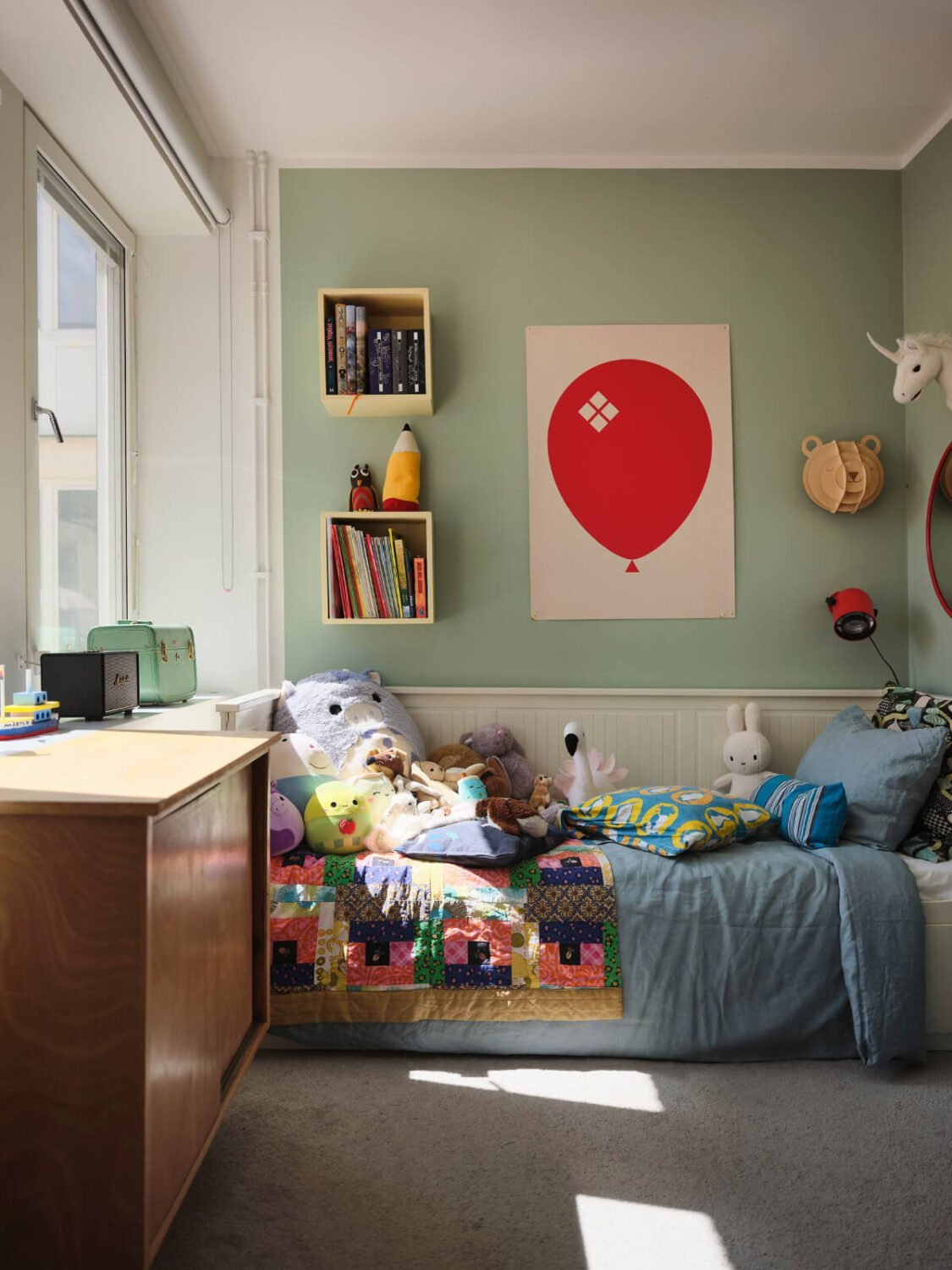 kids bedroom light green walls