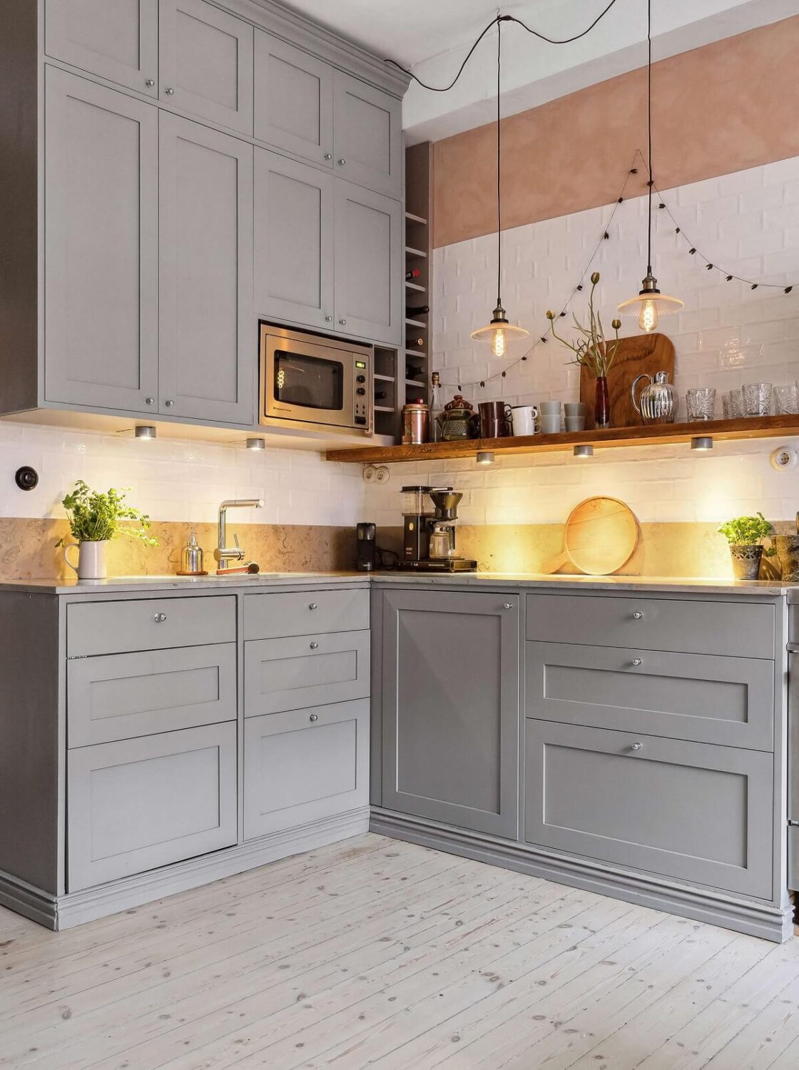light-gray-kitchen-pink-wall-nordroom