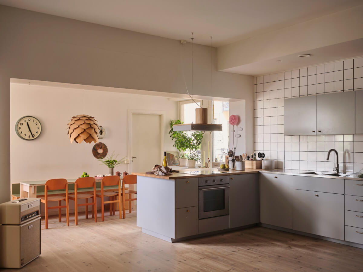 light gray scandi kitchen white tiles
