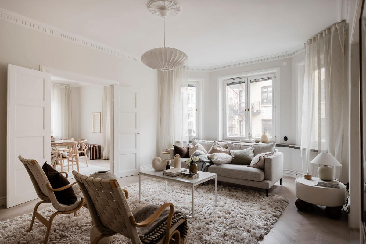 light living room bay window