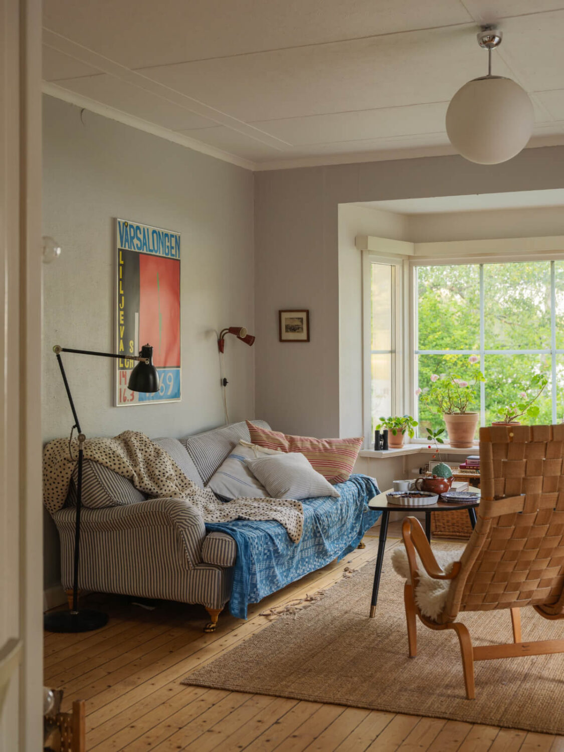 living room bay window