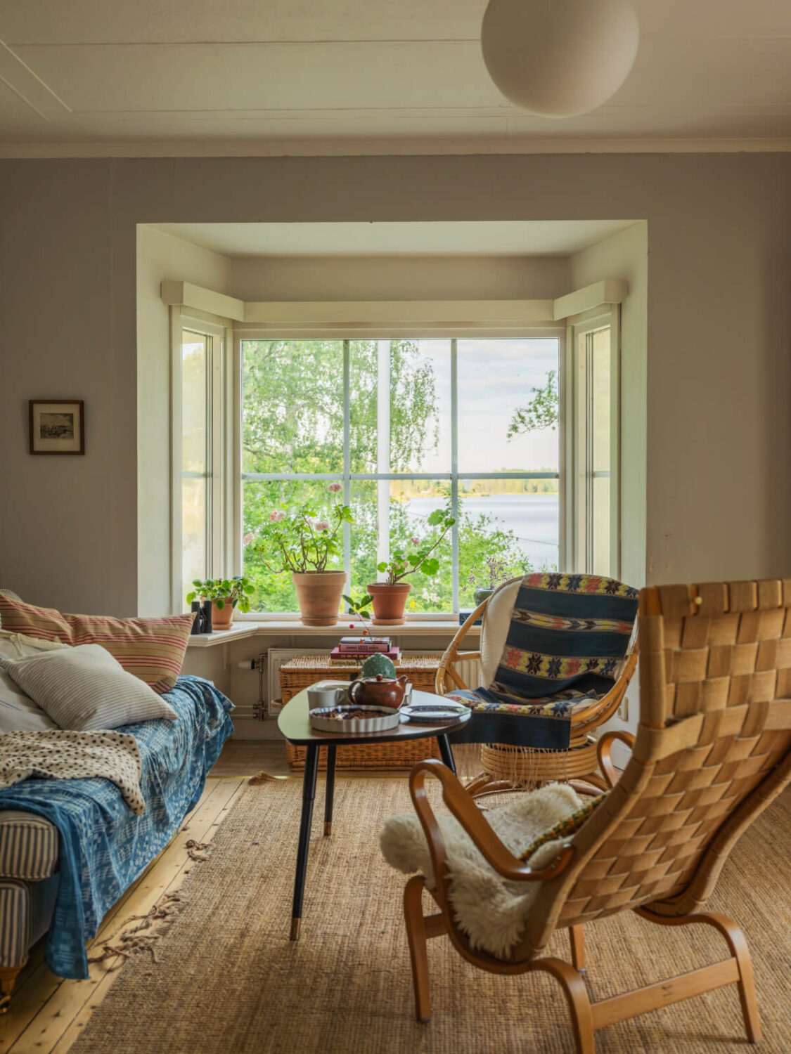 living room bay window lake view