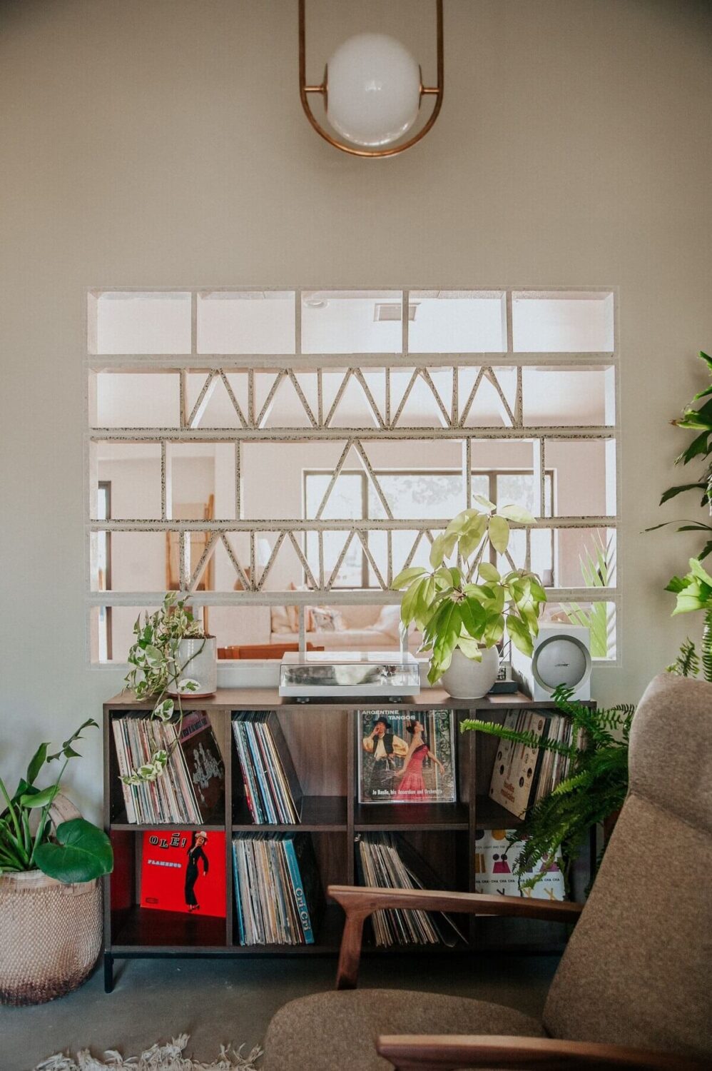living-room-plants-airbnb-nordroom