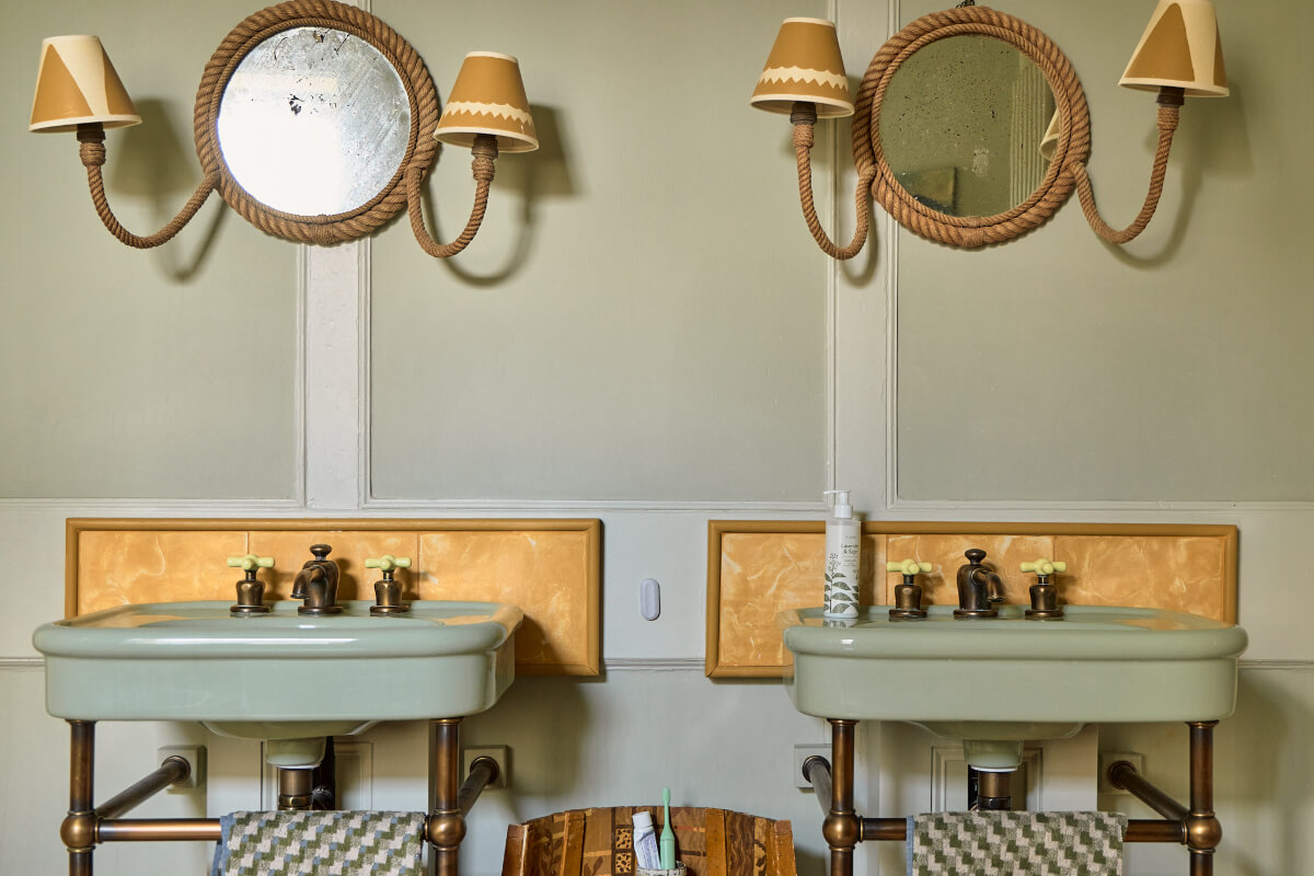 mint green sinks