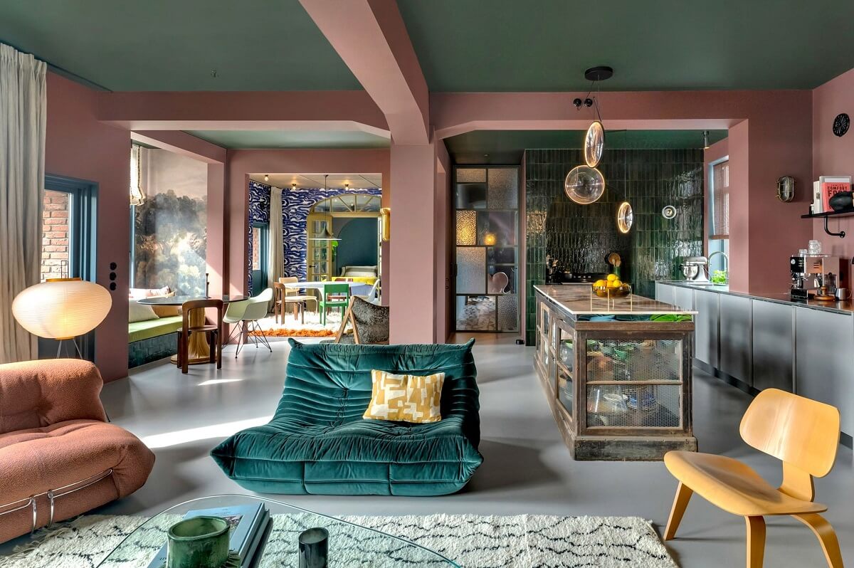 open plan living room pink walls green ceiling nordroom