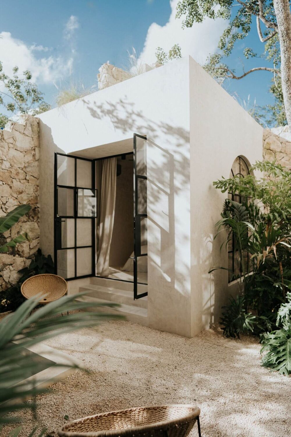 outdoor-space-tulum-airbnb-apartment-steel-framed-doors-nordroom