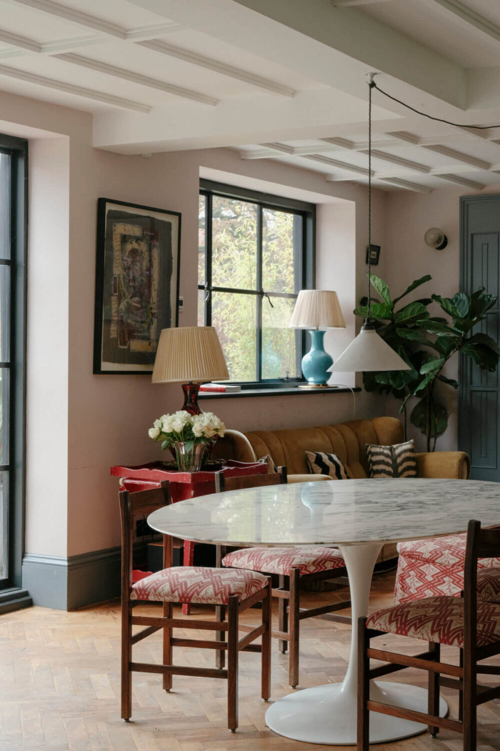 oval dining table