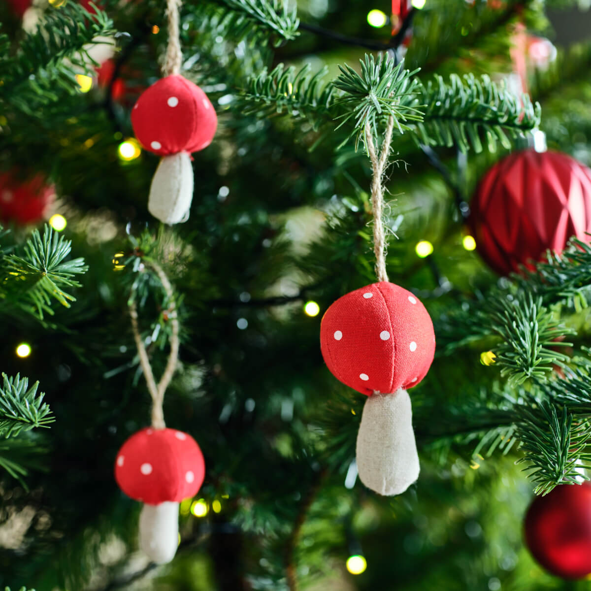 PE994568 IKEA Christmas Collection 2025: Traditional Decor with a Modern Twist