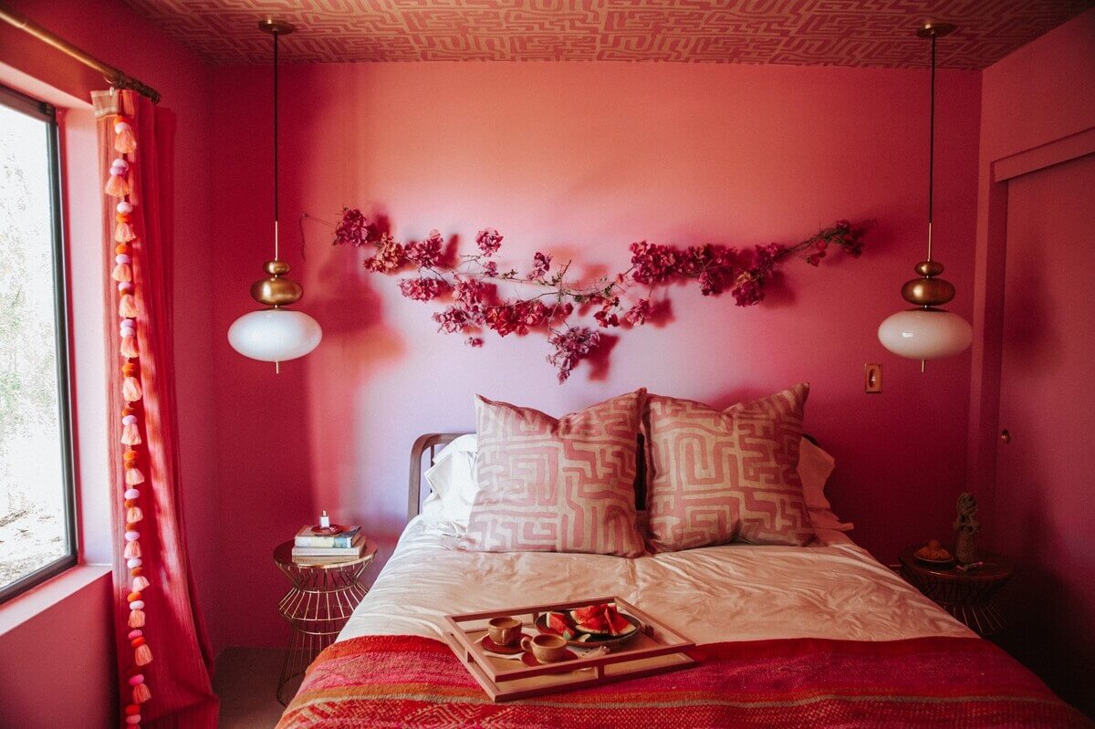pink-bedroom-floral-wall-art-nordroom