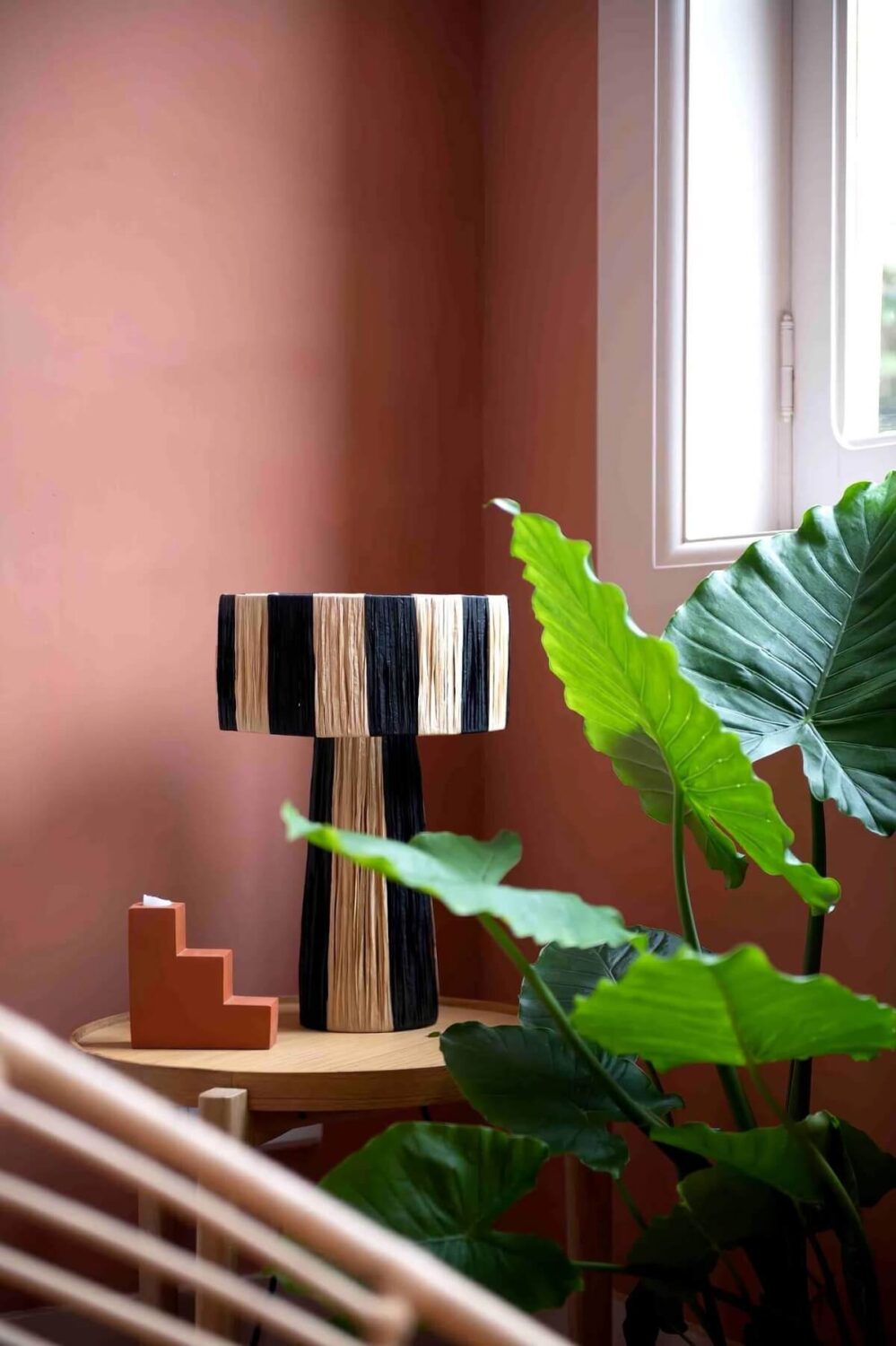 pink living room detail