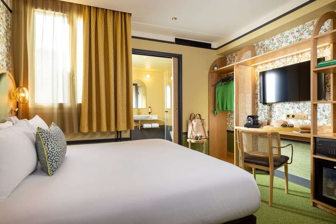 queen room hotel jardin de cluny nordroom Top Boutique & Design Hotels in the Latin Quarter of Paris