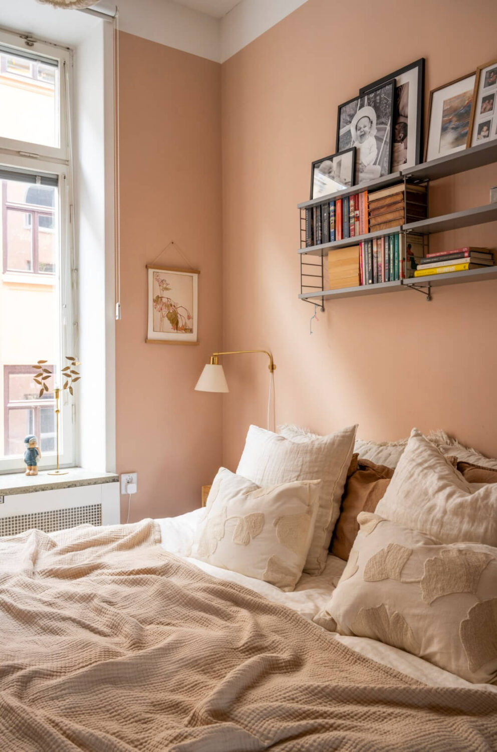 small bedroom light terracotta wall color