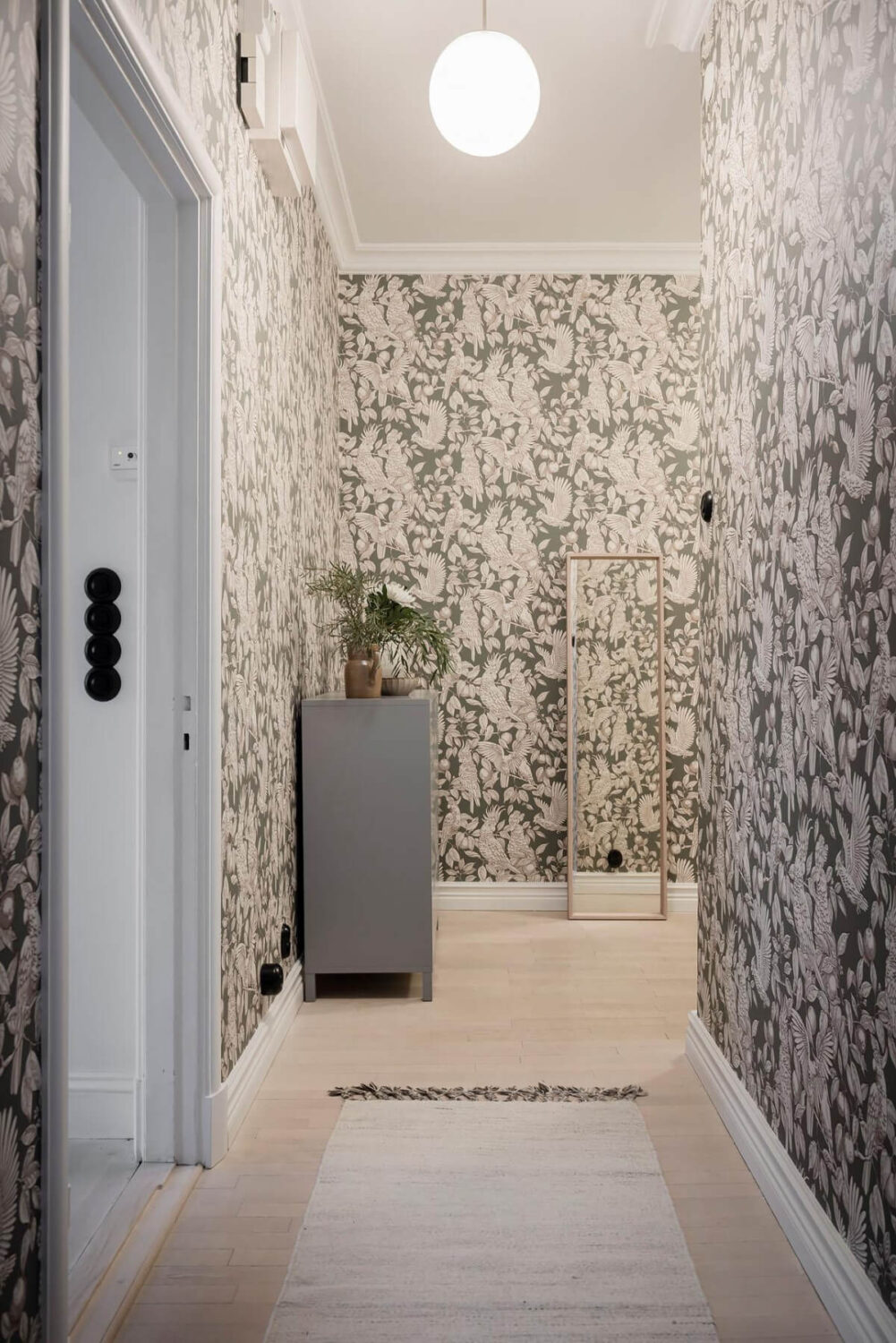 wallpaper hallway