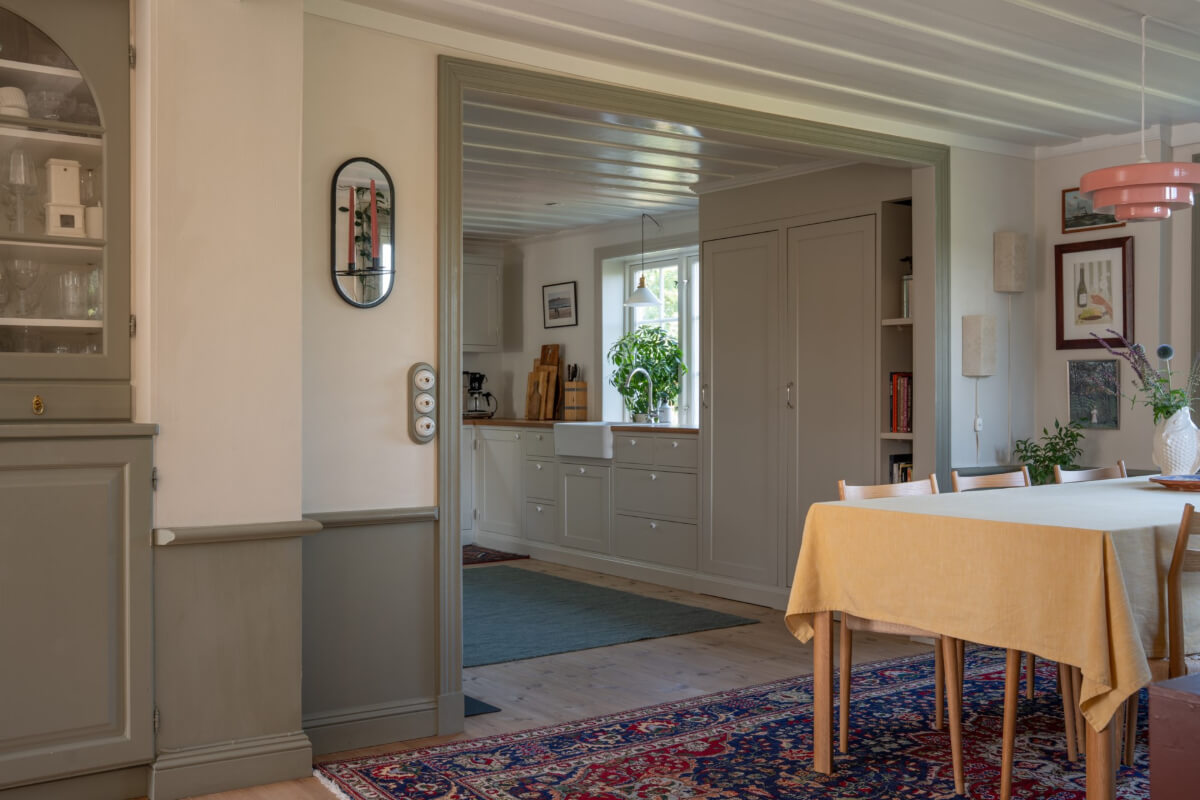 wide doorway to kitchen