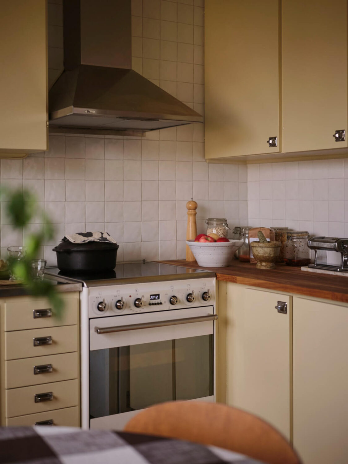 yellow kitchen detail