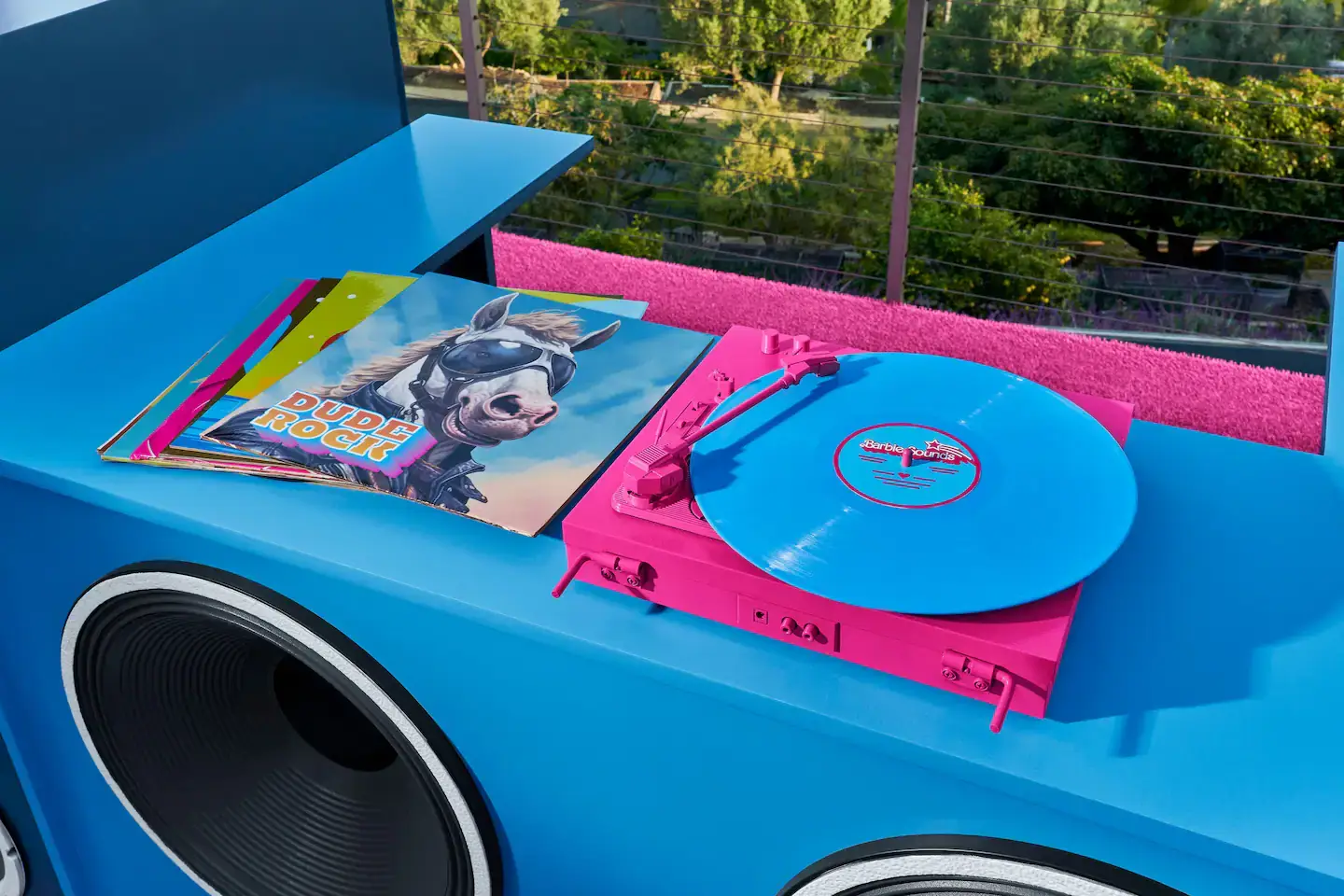 dd5321ad f8bd 426c bfaa 35670baa6e58 Stay in Barbie's Malibu DreamHouse - Ken's Way!