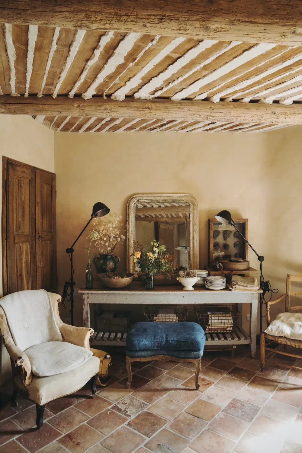 french-country-style-stone-floor-wooden-beams-nordroom